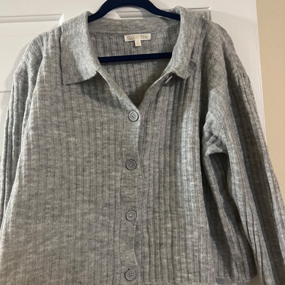 NWOT Grey/Gray Cardigan Sweater - Picture 3 of 6